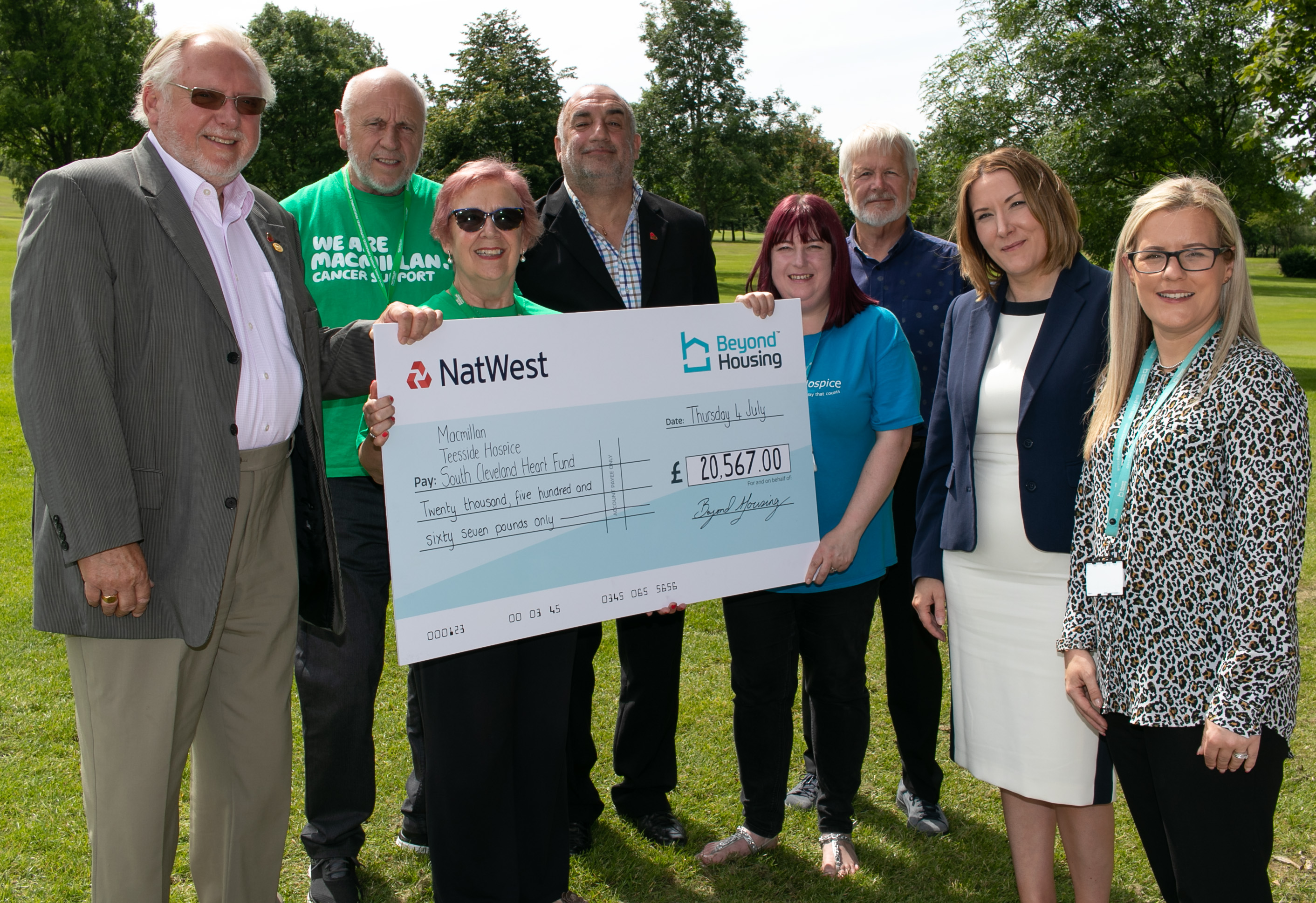 BH Charity Cheque Presentations C ka[709]