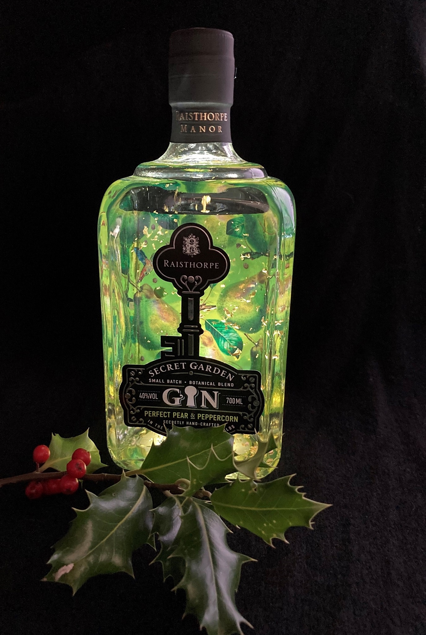 Raisthorpe's Pear and Peppercorn illuminated Garden Gin with gold leaf  (2)-4cd75af9