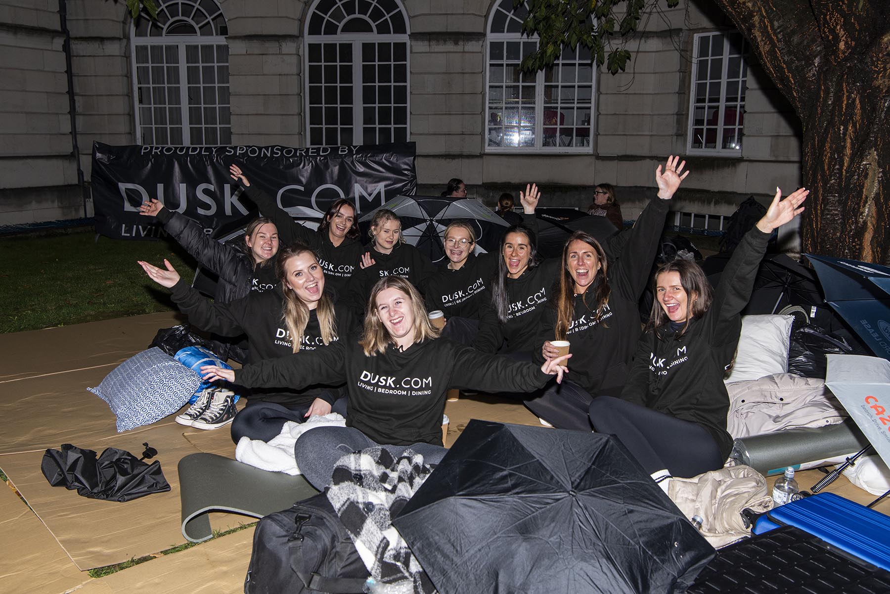 SamThe DUSK team taking part at Simon on the Streets Big SleepOut 2023. Photo by Sam ToolsieT6253