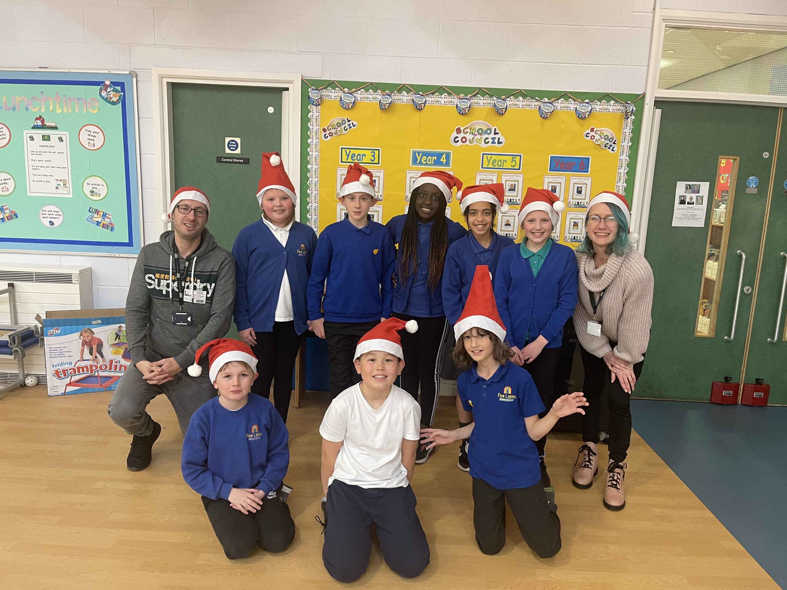 Five Five Lanes Primary School previously took part in Simon on the Streets' Elf RunLanes primary school previously took part in Simon on the Streets Elf Run